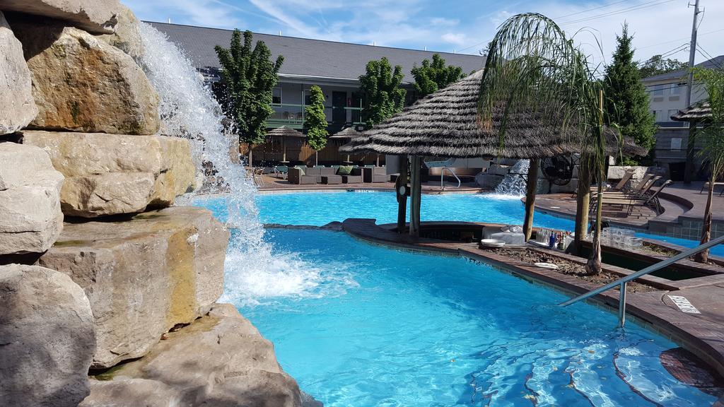 Commodore Resort Пут-ин-Бей Екстериор снимка