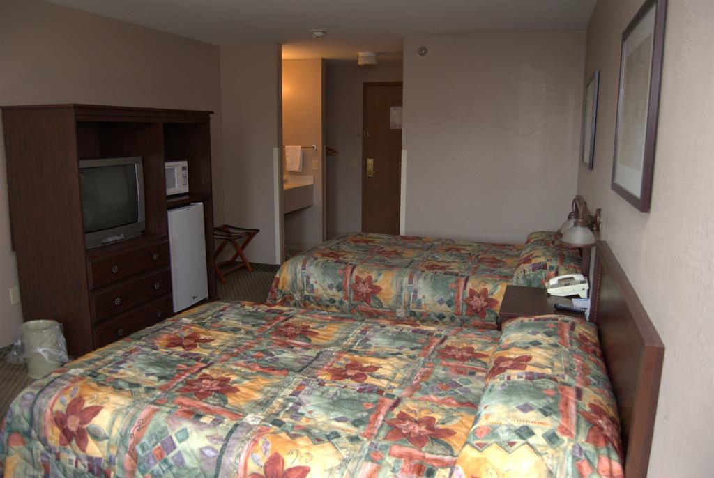 Commodore Resort Пут-ин-Бей Екстериор снимка