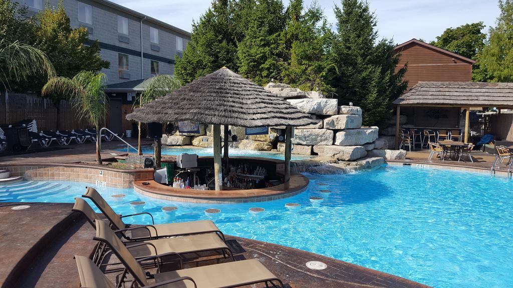 Commodore Resort Пут-ин-Бей Екстериор снимка
