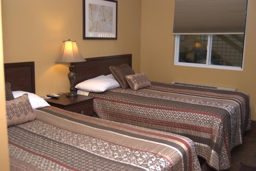 Commodore Resort Пут-ин-Бей Екстериор снимка