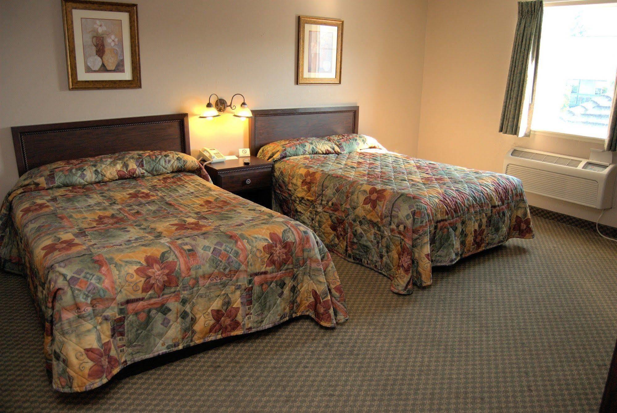 Commodore Resort Пут-ин-Бей Екстериор снимка